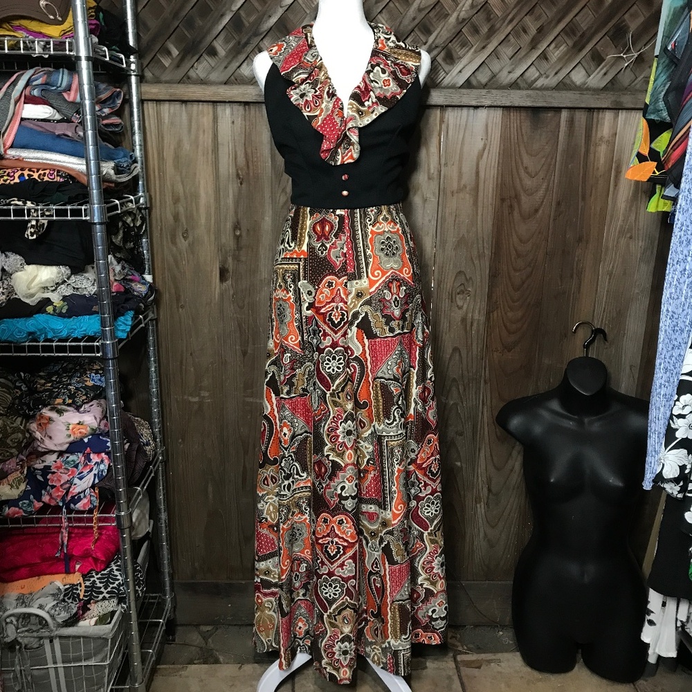 🦋Norma Vtg Halter Maxi Dress Multicolored